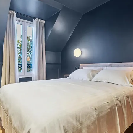 Clemence Hotel Paris