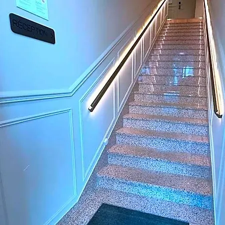 Clemence Hotel Paris