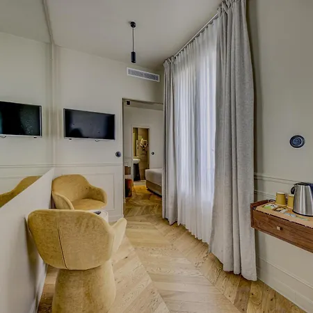 Clemence Hotel 3*