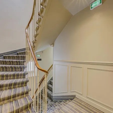 Clémence 3* Parigi