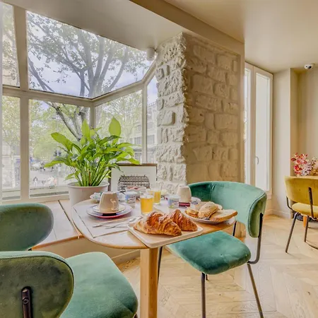 Clemence Hotel